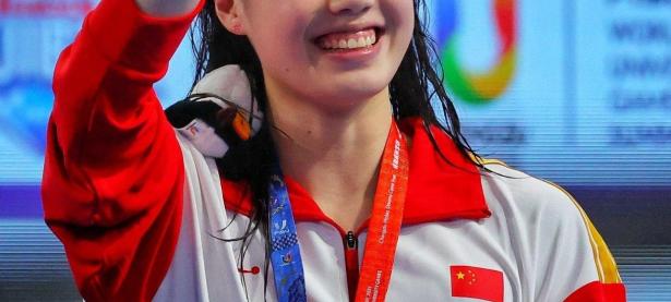 九游娱乐-包含游泳常规赛掀起高潮，东城雷豹队鏖战东海雄狮队，老将里程碑之夜——争冠格局再洗牌的词条