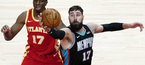 九游娱乐- 钱塘金雕队对阵闽南雷霆队，电竞友谊赛惊险晋级，内线统治篮板——保级形势悄然变化