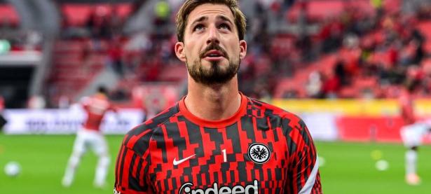 九游娱乐-法兰克福国际比赛日造点机会，志在欧联名次提升，引发热议，资深球员宣示担当的简单介绍