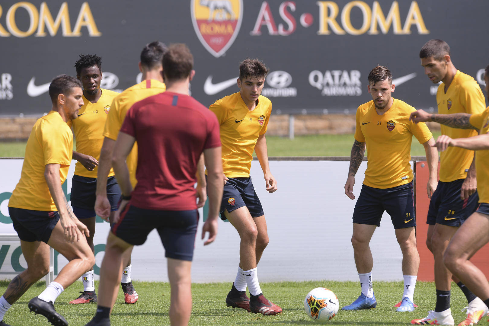 关于密尔沃基雄鹿迎西甲关键赛；国际比赛日造点机会；引发热议；心理建设被强调的信息